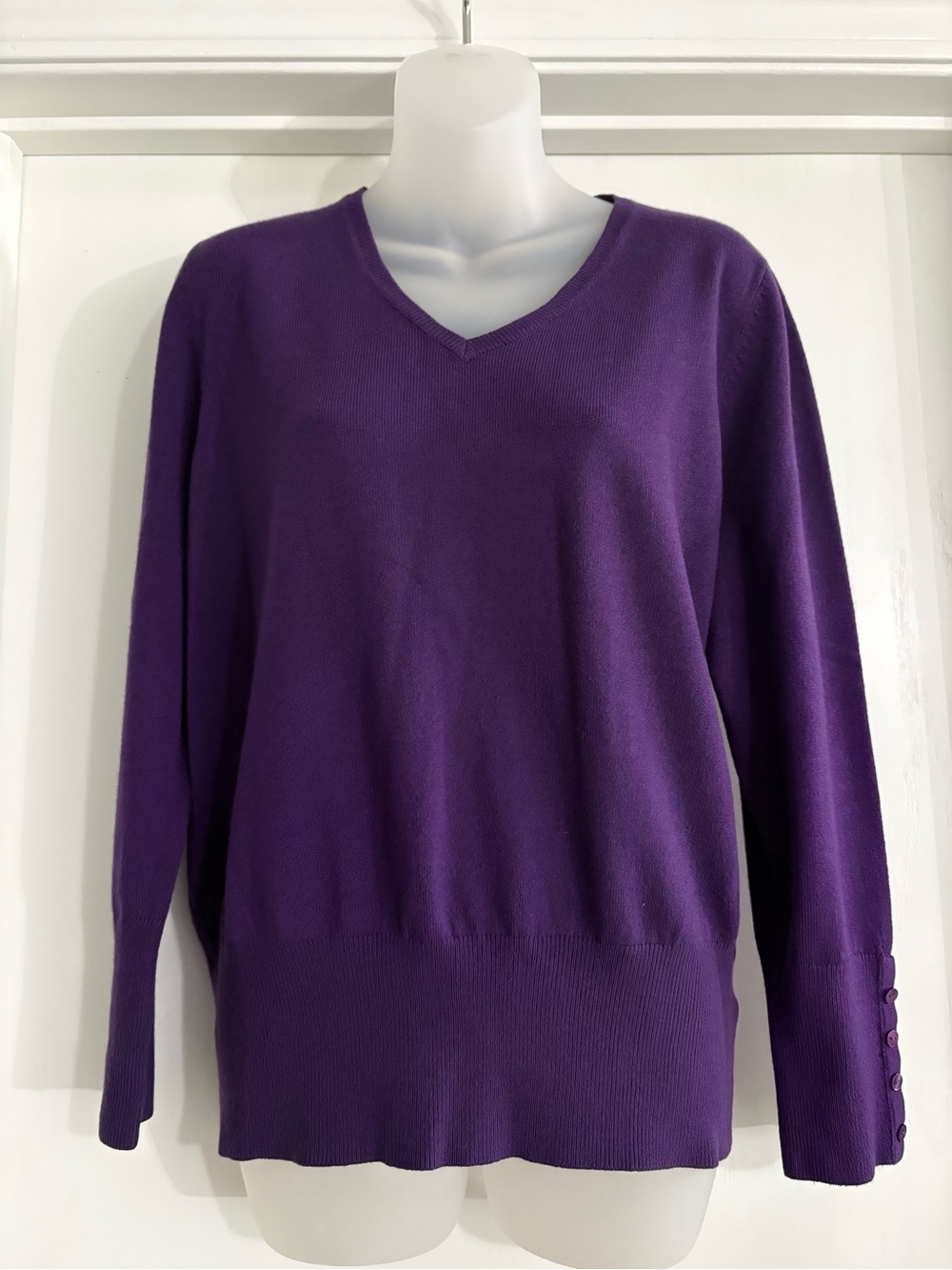 JM Collection Deep Purple V-Neck Sweater Size L